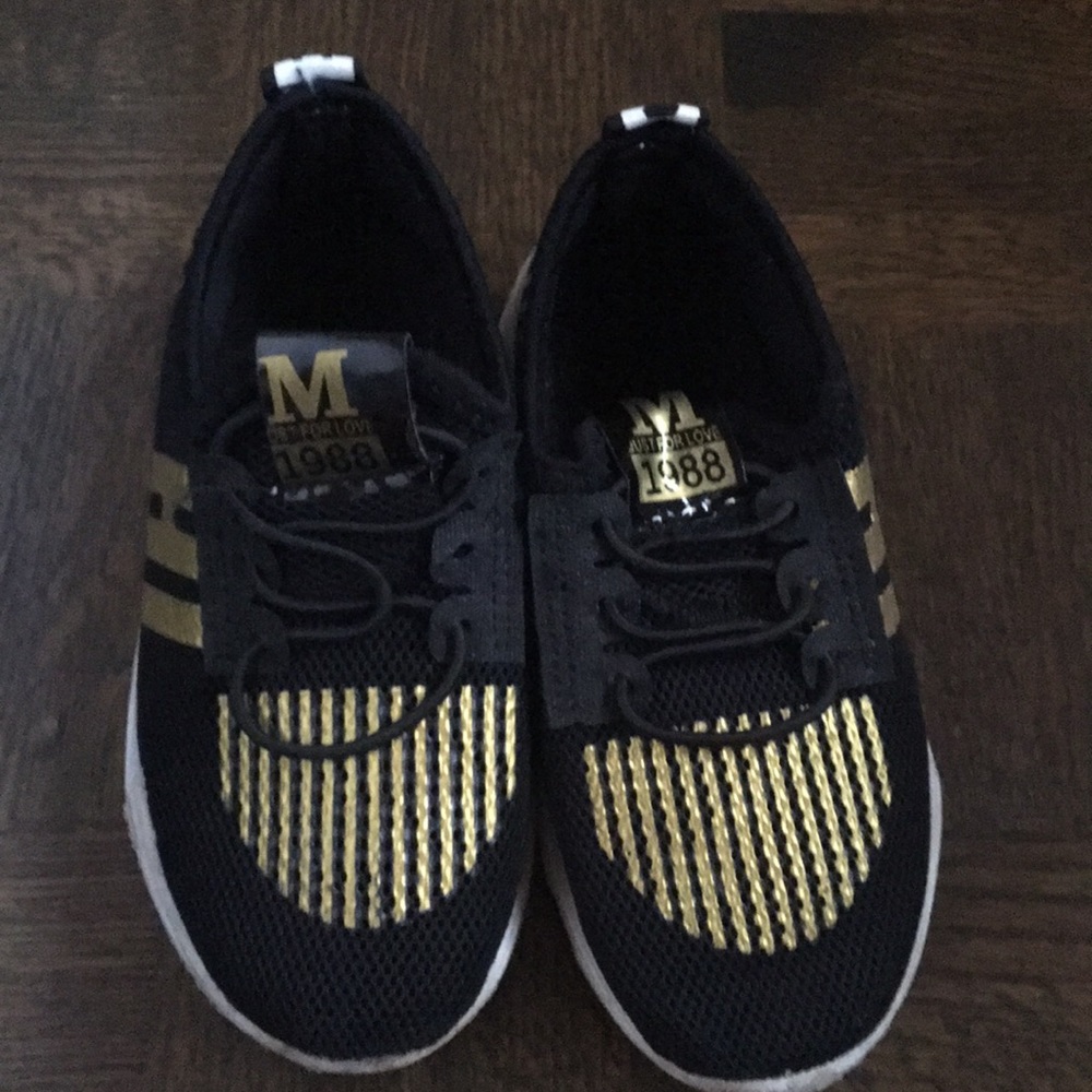 Size 27 toddler shoes